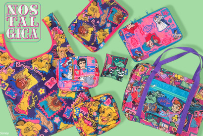 ディズニーキャラクターのカラフルな総柄！ 春のレジャーにぴったりなバッグ＆ポーチ登場 画像