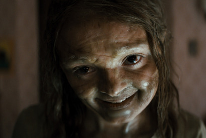『THE MUMMY／ザ・マミー 棺の中の少女』戦慄場面写真＆和やかメイキングショット 画像