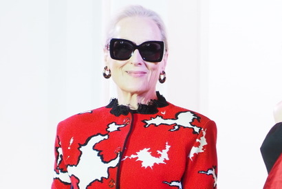 メリル・ストリープ、『プラダを着た悪魔』出演オファーを一度断っていた…出演料“倍額”でスタジオ快諾 画像