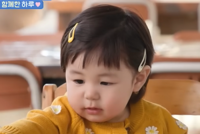 シム・ヒョンタクの息子ハルくん、ついに「パパ」と言葉が溢れ出す！初めての父子二人旅で見せた成長の瞬間 画像