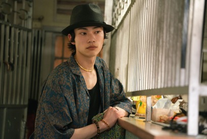 金塊を運ぶ有村架純の前に現れる…注目俳優・栗原颯人とは？『マジカル・シークレット・ツアー』 画像