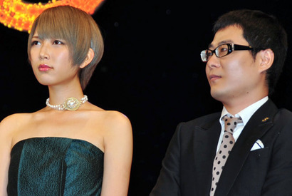 光宗薫、女優活動再開…久々の公の場に肩出しドレスで元気な姿 画像