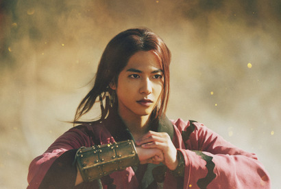 「胸が熱くなりました」「泣きました」蒙武役の平山祐介、“息子”志尊淳とのツーショット公開『キングダム 魂の決戦』 画像