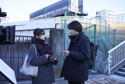 松村北斗×今田美桜、禁断バディ誕生の舞台裏とは？『白鳥とコウモリ』現場レポート＆メイキング写真解禁　 画像