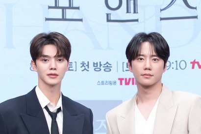 ソン・ガン＆イ・ジュニョンが連弾シーンで見せる熱いブロマンス。Netflix配信『フォーハンズ』制作発表会の様子 画像
