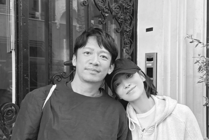 女優ソン・ヘギョ、日本のメイクアップアーティストとの密着ツーショット！モノクロ写真で放つ“格別なオーラ”【写真】 画像