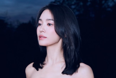 「ルーヴルに飾るべき」女優ソン・ヘギョ、彫刻も嫉妬する“CG級”の女神ビジュアル【写真】 画像