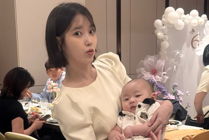 「素敵なママになりそう」赤ちゃんを抱きしめるIUが魅せた溢れ出る“母性”にキュン【写真】 画像