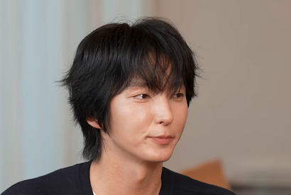 イ・ジュンギ、自身の魅力は「綺麗な鼻」と照れ笑い…！坂口健太郎との豪華ツーショットトーク公開 画像