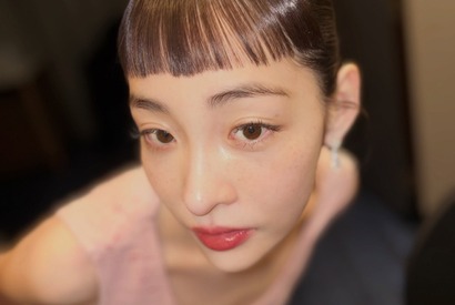 釜山国際映画祭開幕式で単独司会を務めた女優キム・ミンハ、“17kg減量”の輝く美貌を披露【写真】 画像