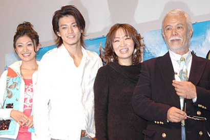 小栗旬がカラスからペンギンに変身？　『サーフズ・アップ』ジャパンプレミア 画像