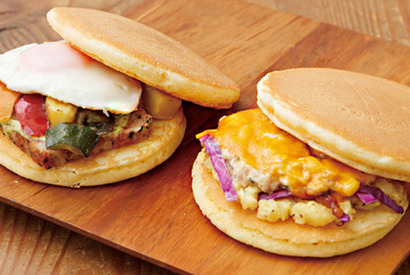 東京駅限定！ 新感覚のワンハンドフード「パンケーキサンドイッチ」とは？ 画像