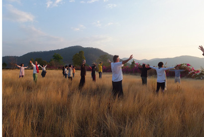 海外セレブも注目！1日15分のエクササイズでホルモンバランスを整える「卵巣 呼吸法」とは 画像