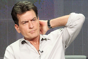 チャーリー・シーン、子どもの養育費を滞納？ 画像