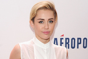 マイリー・サイラス、新しい飼犬を手放す 画像