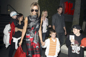 ベッカム家、長男のバースデイ・パーティとジェニファー・アニストンの新彼氏？ 画像