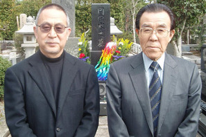 「岡田中将は私の中で生き続ける」小泉監督が『明日への遺言』大ヒットを墓前に報告 画像