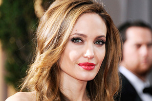 アンジェリーナ・ジョリー、ナミビア市民権を取得？ 画像