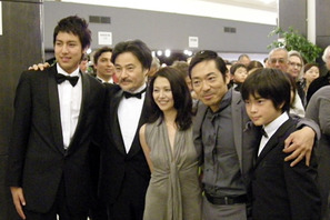 【カンヌレポートvol.06】レッドカーペットでもキョンキョンはマイペース！ 画像