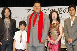 辻仁成の最新作にアントニオ猪木主演！　高齢化社会に闘魂注入！ 画像