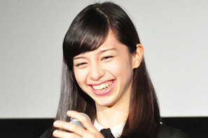 中条あやみ、ファン垂涎のグッズプレゼントを「ネットオークションに出したら…」と失言し集中砲火！ 画像