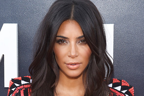 キム・カーダシアン、パリコレで襲われる 画像