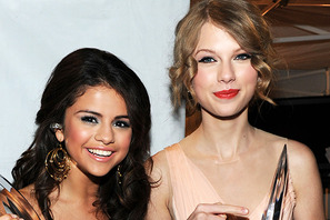 テイラー・スウィフト、親友セレーナ・ゴメスに恋のアドバイス 画像