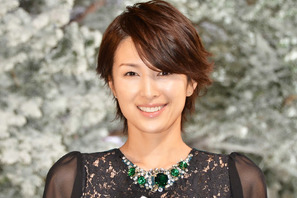 “クリスマス入籍”の吉瀬美智子、夫との出産前の熱いクリスマスを回想 画像