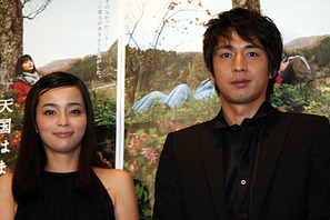 実は物静か（？）なチュートリアル・徳井が加藤ローサと共演『天国はまだ遠く』 画像