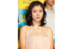 現在20歳の松岡茉優 「あと5年は高校生役」を宣言！大切なのは「ひざのケア」 画像