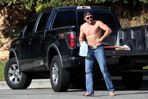 今年ブレイク間違いなし？ 肉体美をさらしたスコット・イーストウッドをパパラッチ 画像