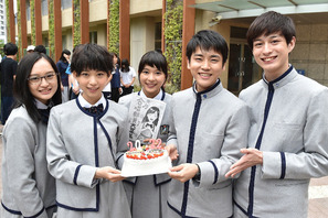 「表参道高校合唱部！」クランクイン！  森川葵＆泉澤祐希、サプライズケーキに歓喜 画像