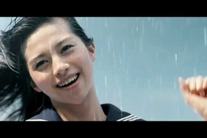 中条あやみ、QUEENを熱唱！「緊張でなかなか声が出せなかった…」 画像