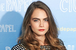 カーラ・デルヴィーニュ、モデル事務所を辞める 画像