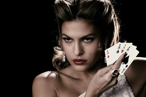 スカーレット・ヨハンソンが冷血な小悪魔に…　エロティックな美女たちの姿が解禁！ 画像