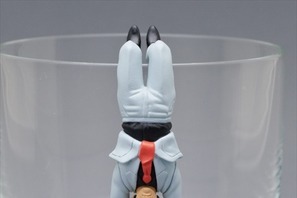 コップのフチから「ゴルゴ」が狙う!?「PUTITTOゴルゴ13」発売 画像