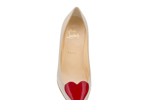 BIGハートがポイント！　「ルブタン」新宿伊勢丹ポップアップで発売 画像