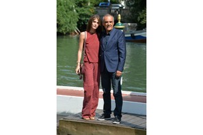 モード界のミューズ・エリザが魅せるエレガントスタイルに注目 画像