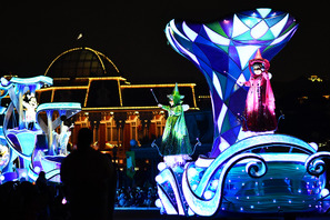 【ディズニー】雨だけのお楽しみ！レアパレード「ナイトフォール・グロウ」 画像