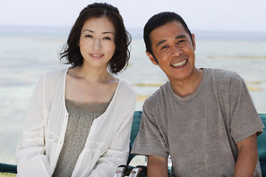 岡村隆史＆松雪泰子、沖縄を舞台に夫婦を熱演　『てぃだかんかん』公開決定！ 画像