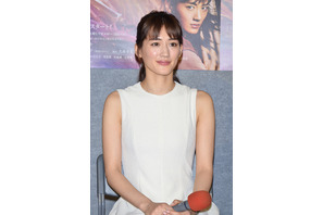 綾瀬はるか、万全の筋トレで挑むもハードゆえに初日から「心が折れかけた」 画像