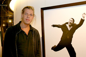 キアヌ、ペネロペ…カンヌで300人を撮った写真家来日　北野武も華麗なジャンプ 画像