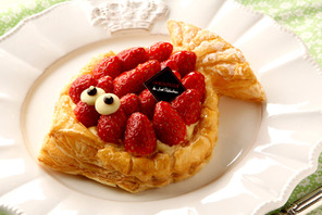 【3時のおやつ】エイプリルフールには魚形のパイを！ 「ラ ブティック ドゥ ジョエル・ロブション」 画像