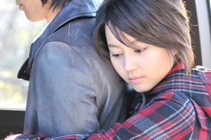 手越祐也、劇中衣裳に自信満々！　松山ケンイチはクサいセリフに照れ笑い 画像