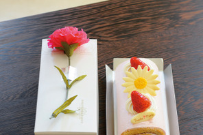 感謝の伝え方いろいろ！　お花やスイーツや記念写真で母の日をお祝い 画像