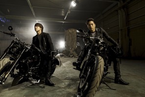 TAKAHIRO＆登坂広臣、2人で魅せるアクション＆ロックサウンドは必見！20週連続企画第11弾『HiGH＆LOW』 画像