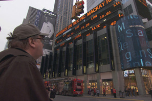 “不況”を感じる瞬間っていつ？　救世主マイケル・ムーアに寄せられる叫びの数々 画像