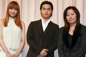 サトエリ＆柳楽優弥、カンヌで「運命の出会いをした」　『すべては海になる』完成披露 画像