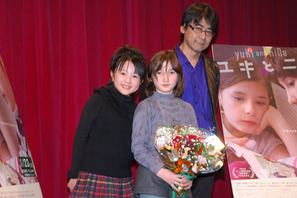 フランスの天才少女が来日！　『ユキとニナ』舞台挨拶でさくらまやが歓迎の熱唱！ 画像