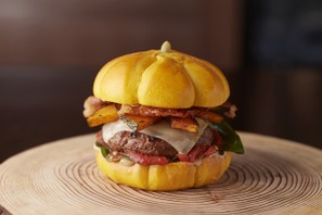 グランド ハイアット 東京、秋の2大イベントをテーマにした新作ハンバーガー登場！ 画像
